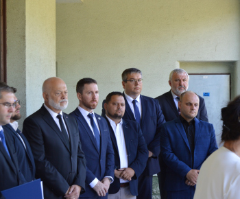 Pietny akt kladenia vencov MA BISTEREN Hanušovce nad Topľou 2023