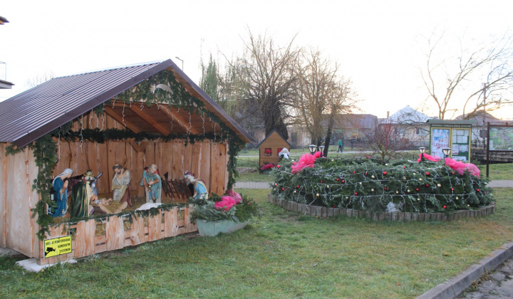 Fotka -  Aj tento rok máme v našej obci krásnu výzdobu!